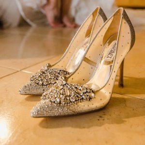 Quintana Crystal Embellished Pointed Toe Pump silver